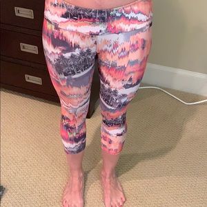 Colorful printed cropped yoga leggings